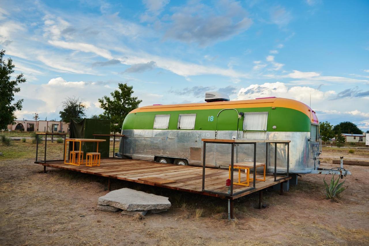Вилла El Cosmico Марфа Экстерьер фото